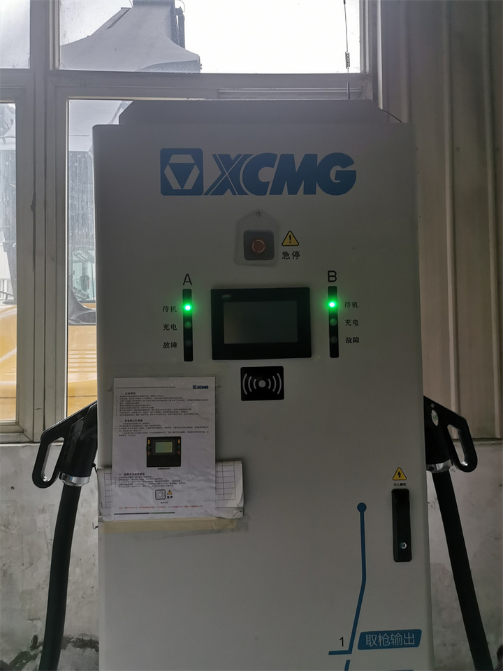 XCMG Official 45 Tons Pure Electric Container Reach Stacker XCS4531E Reach Stacker Crane Forklift - Reach stacker: afbeelding 4 XCMG Official 45 Tons Pure Electric Container Reach Stacker XCS4531E Reach Stacker Crane Forklift - Reach stacker: afbeelding 4