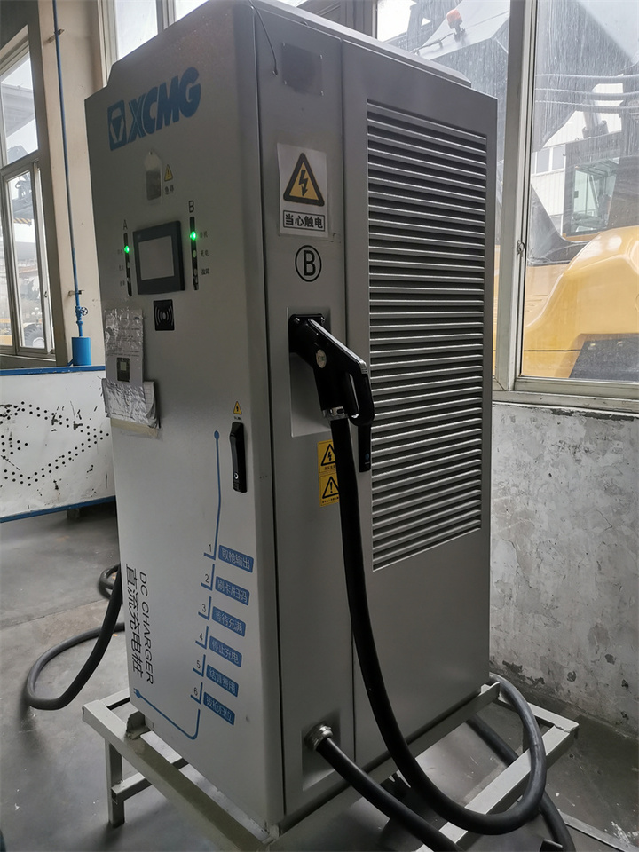 XCMG Official 45 Tons Pure Electric Container Reach Stacker XCS4531E Reach Stacker Crane Forklift - Reach stacker: afbeelding 5 XCMG Official 45 Tons Pure Electric Container Reach Stacker XCS4531E Reach Stacker Crane Forklift - Reach stacker: afbeelding 5