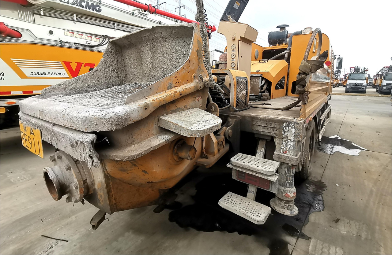 XCMG Official Construction Building Machine HBC10022V Used Truck Mounted Line Concrete Pump Price - Betonmachine: afbeelding 4 XCMG Official Construction Building Machine HBC10022V Used Truck Mounted Line Concrete Pump Price - Betonmachine: afbeelding 4