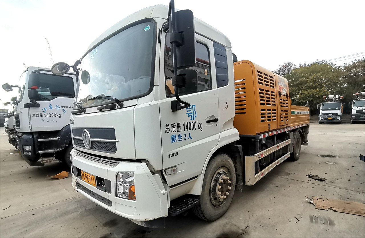 XCMG Official Construction Building Machine HBC10022V Used Truck Mounted Line Concrete Pump Price - Betonmachine: afbeelding 2 XCMG Official Construction Building Machine HBC10022V Used Truck Mounted Line Concrete Pump Price - Betonmachine: afbeelding 2