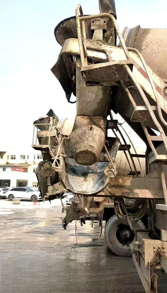 XCMG Official Construction Cement Mixer G4804B 12m³ Used Mobile Concrete Mixer Truck for sale - Mixeropbouw: afbeelding 5 XCMG Official Construction Cement Mixer G4804B 12m³ Used Mobile Concrete Mixer Truck for sale - Mixeropbouw: afbeelding 5