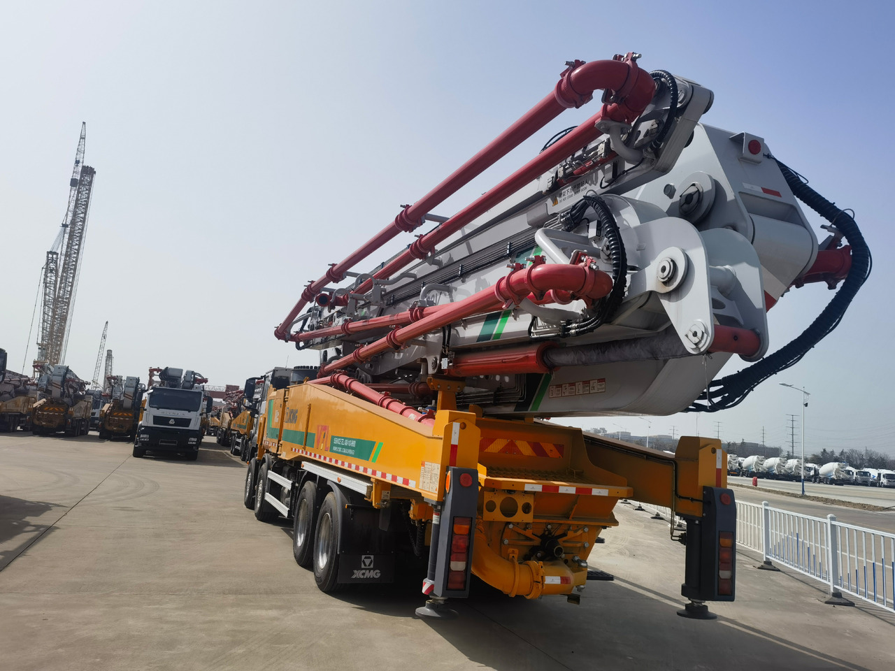 XCMG Official Second Hand 62m Concrete Boom Pump HB62V Truck Mounted Concrete Pump For Sale - Betonpomp: afbeelding 4 XCMG Official Second Hand 62m Concrete Boom Pump HB62V Truck Mounted Concrete Pump For Sale - Betonpomp: afbeelding 4