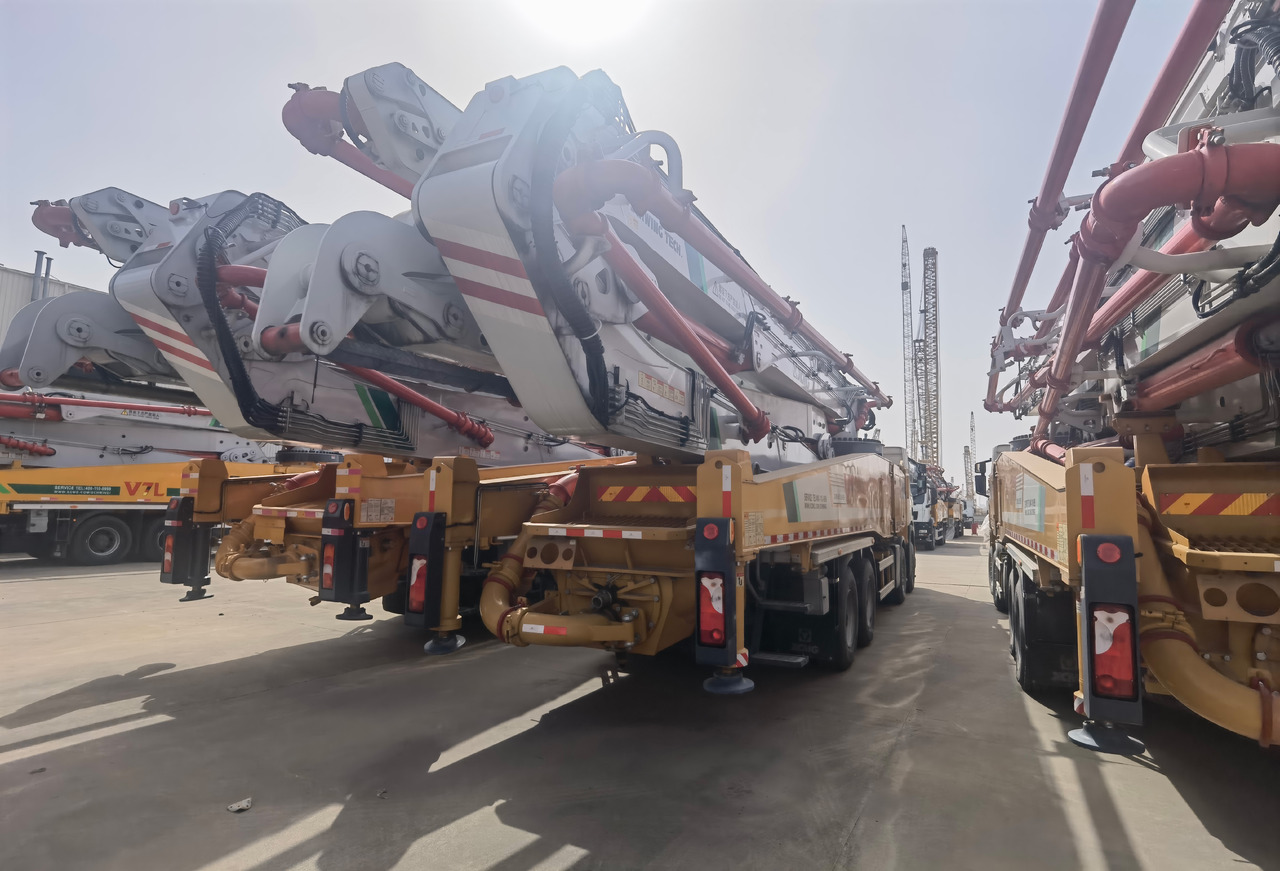 XCMG Official Used Diesel Concrete Pump 62m HB62V Truck-mounted Concrete Pump Hot Sale - Betonpomp: afbeelding 4 XCMG Official Used Diesel Concrete Pump 62m HB62V Truck-mounted Concrete Pump Hot Sale - Betonpomp: afbeelding 4