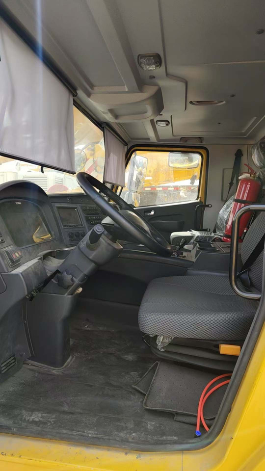 XCMG Official Used Hydraulic Truck Crane XCA100_E Mobile 100 Ton Crane Price - Alle terrein kraan: afbeelding 5 XCMG Official Used Hydraulic Truck Crane XCA100_E Mobile 100 Ton Crane Price - Alle terrein kraan: afbeelding 5
