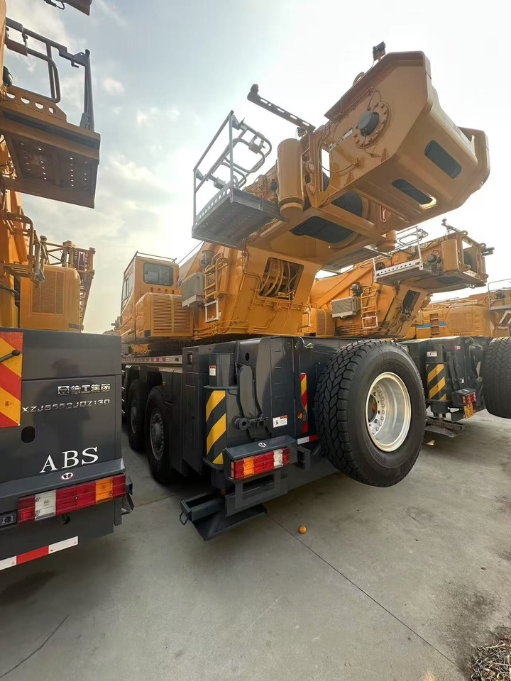XCMG Official Used Mobile Hydraulic Truck Cranes XCA180L8C All Terrain Cranes Price - Alle terrein kraan: afbeelding 4 XCMG Official Used Mobile Hydraulic Truck Cranes XCA180L8C All Terrain Cranes Price - Alle terrein kraan: afbeelding 4
