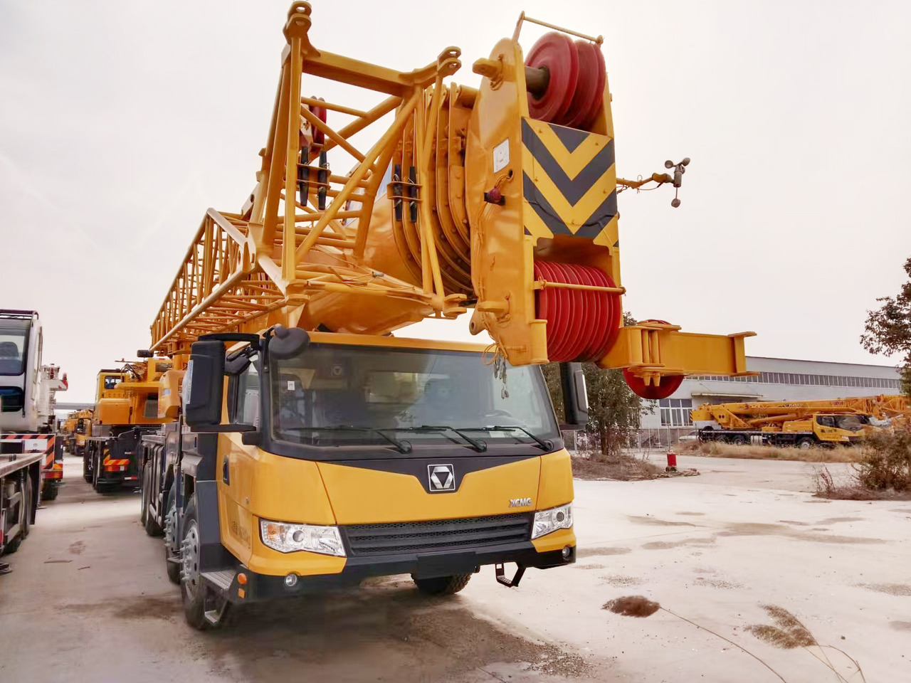 XCMG Official Used Truck Crane XCT75L7 75 Ton Mobile Crane Machine For Sale - Mobiele kraan: afbeelding 2 XCMG Official Used Truck Crane XCT75L7 75 Ton Mobile Crane Machine For Sale - Mobiele kraan: afbeelding 2