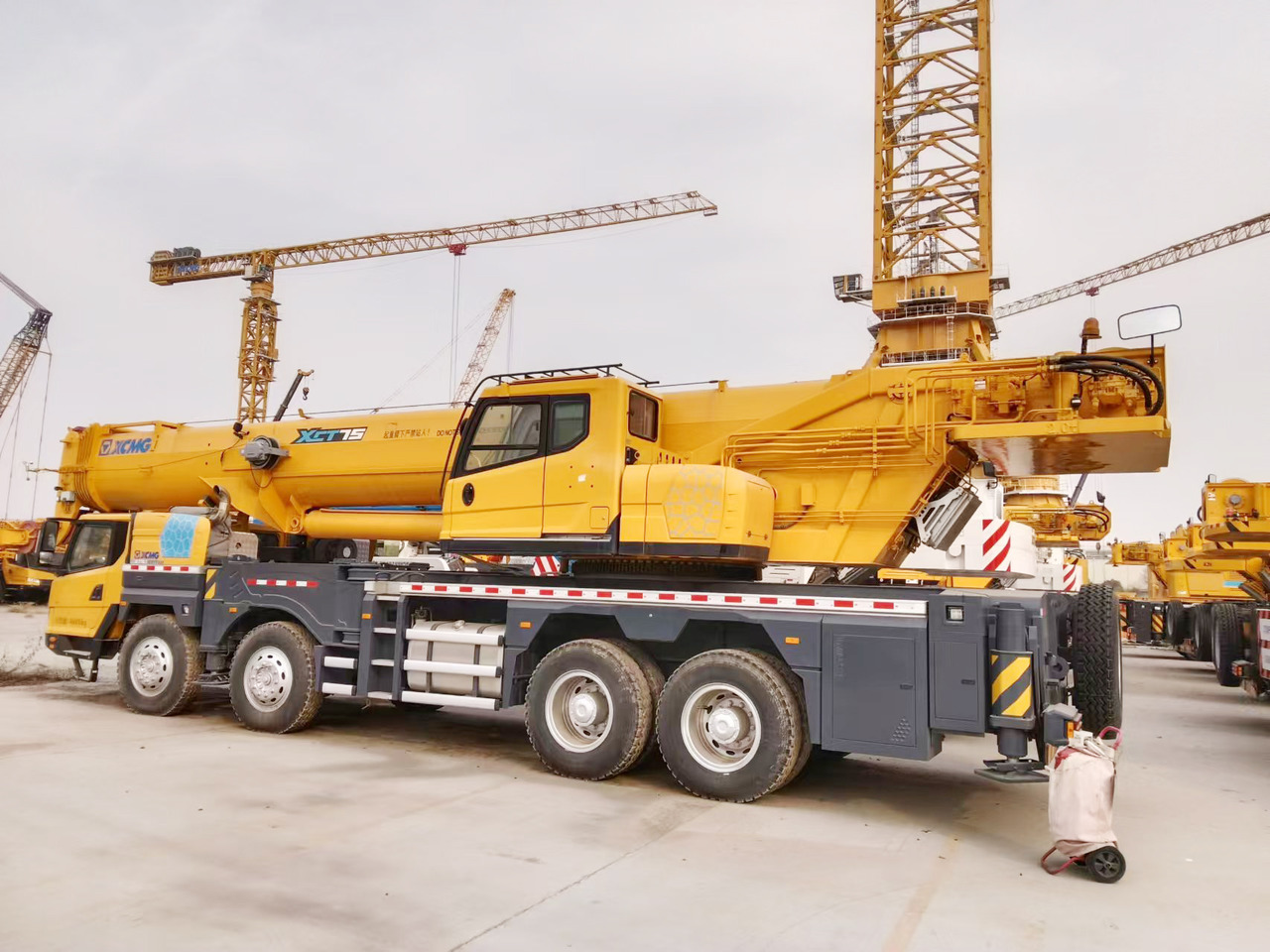 XCMG Official Used Truck Crane XCT75L7 75 Ton Mobile Crane Machine For Sale - Mobiele kraan: afbeelding 4 XCMG Official Used Truck Crane XCT75L7 75 Ton Mobile Crane Machine For Sale - Mobiele kraan: afbeelding 4