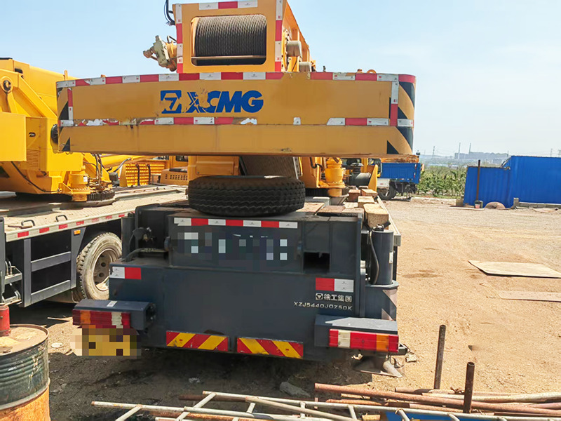 XCMG QY50KC hot sale used 50ton hydraulic crane truck price - Mobiele kraan: afbeelding 2 XCMG QY50KC hot sale used 50ton hydraulic crane truck price - Mobiele kraan: afbeelding 2