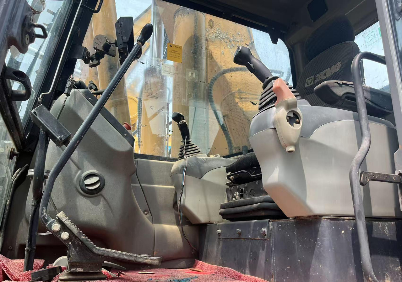 XCMG XR220D mobile crawler rotary drilling rig 25m - Boormachine: afbeelding 3 XCMG XR220D mobile crawler rotary drilling rig 25m - Boormachine: afbeelding 3