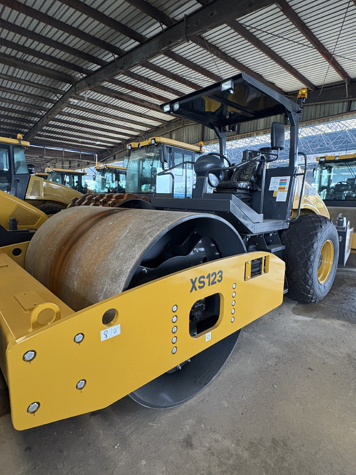 Asfaltwals XCMG XS123 12ton used hydraulic road roller price: afbeelding 9