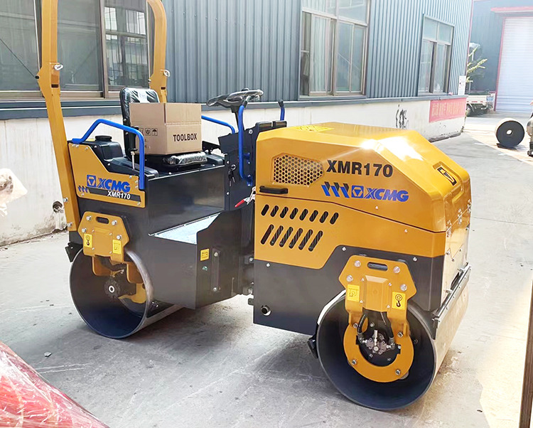 XCMG official brand new 1.7 ton small road roller XMR170 - Kleine wals: afbeelding 3 XCMG official brand new 1.7 ton small road roller XMR170 - Kleine wals: afbeelding 3