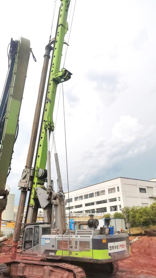 Zoomlion ZR360L used 2022 Rotary Drilling Rig price - Boormachine: afbeelding 5 Zoomlion ZR360L used 2022 Rotary Drilling Rig price - Boormachine: afbeelding 5