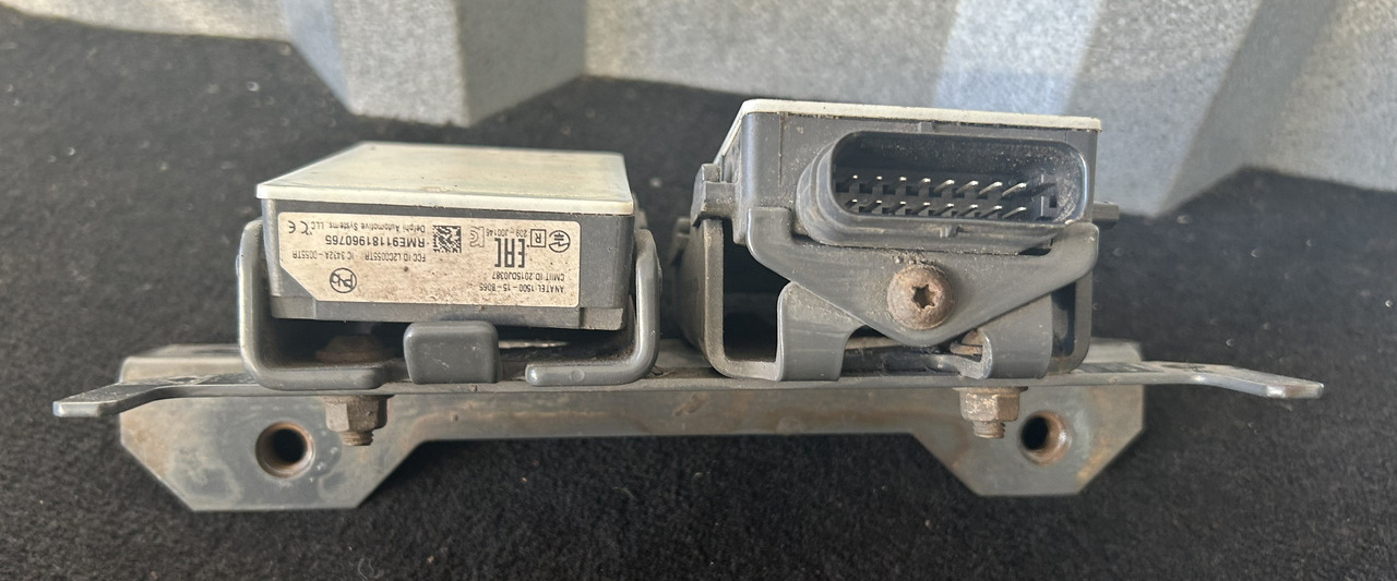 ACTROS MP4 RBZ RADAR CONTROL MODULE - ECU: afbeelding 3 ACTROS MP4 RBZ RADAR CONTROL MODULE - ECU: afbeelding 3