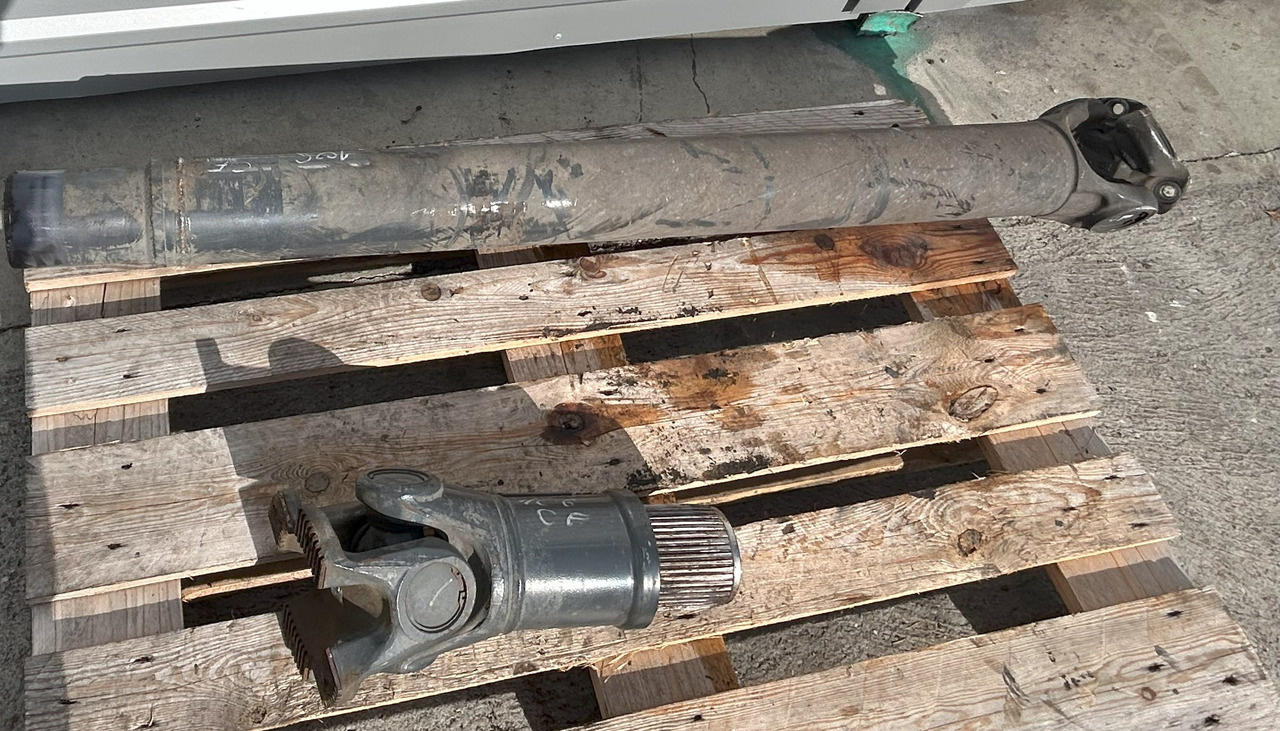 DAF CF EURO 6 440 DRIVE SHAFT LENGTH 1640 MM - Cardanas: afbeelding 2 DAF CF EURO 6 440 DRIVE SHAFT LENGTH 1640 MM - Cardanas: afbeelding 2