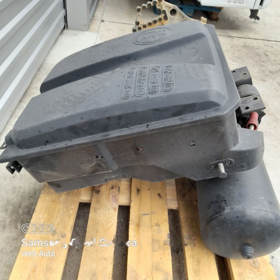 DAF XF 106 1901818 DAF 1901818 truck - Batterij voor Vrachtwagen: afbeelding 1 DAF XF 106 1901818 DAF 1901818 truck - Batterij voor Vrachtwagen: afbeelding 1
