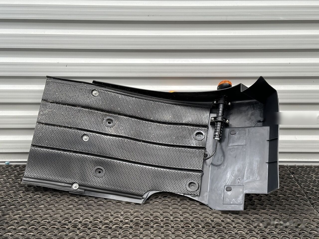 IVECO EUROCARGO 5801551254 IVECO 5801551254 R - Spatbord voor Vrachtwagen: afbeelding 4 IVECO EUROCARGO 5801551254 IVECO 5801551254 R - Spatbord voor Vrachtwagen: afbeelding 4