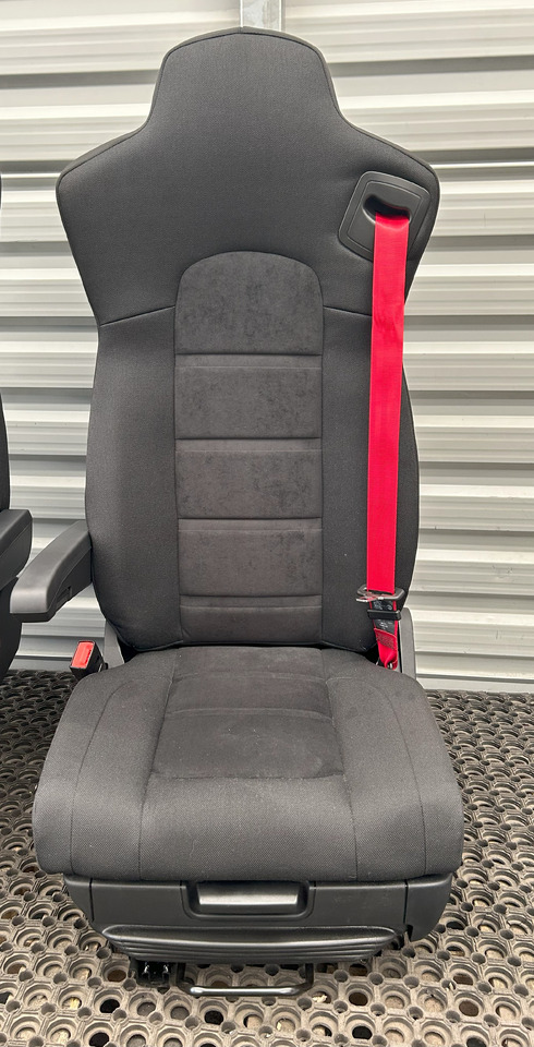 IVECO NEW SEAT IVECO S-WAY - Zitplaats: afbeelding 4 IVECO NEW SEAT IVECO S-WAY - Zitplaats: afbeelding 4