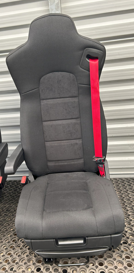 IVECO NEW SEAT IVECO S-WAY - Zitplaats: afbeelding 1 IVECO NEW SEAT IVECO S-WAY - Zitplaats: afbeelding 1