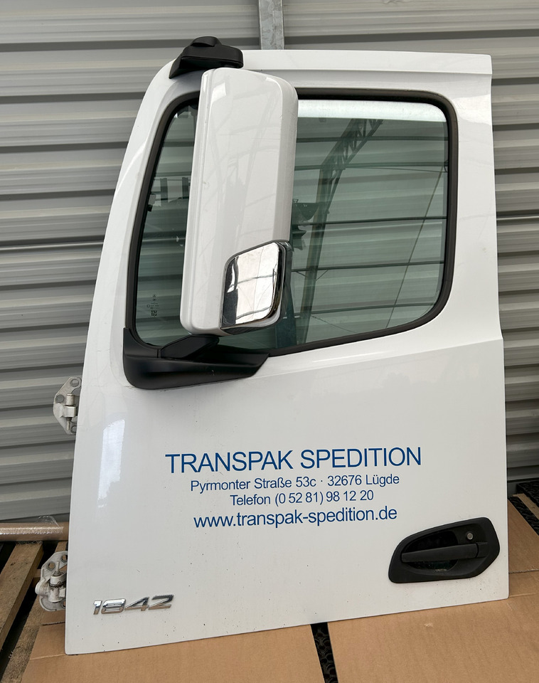 MERCEDES ACTROS MP4 DOOR LEFT WITH MIRROR - Deur en onderdelen: afbeelding 1 MERCEDES ACTROS MP4 DOOR LEFT WITH MIRROR - Deur en onderdelen: afbeelding 1