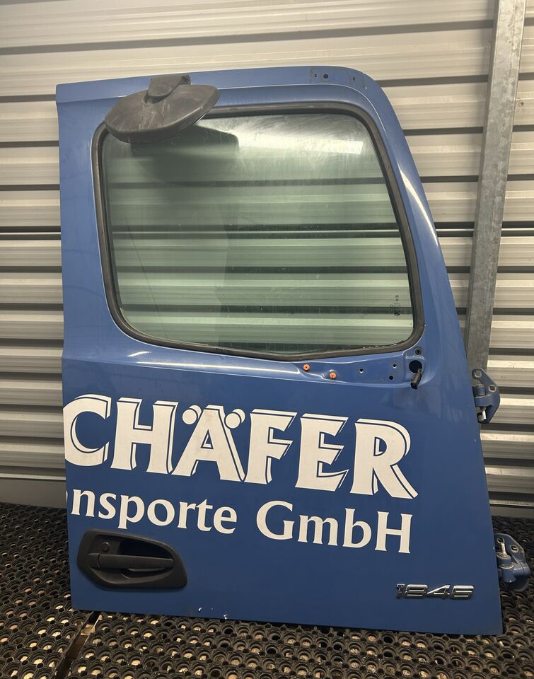 MERCEDES ACTROS MP4 DOOR RIGHT EITH RAMP MIRROR - Deur en onderdelen: afbeelding 1 MERCEDES ACTROS MP4 DOOR RIGHT EITH RAMP MIRROR - Deur en onderdelen: afbeelding 1