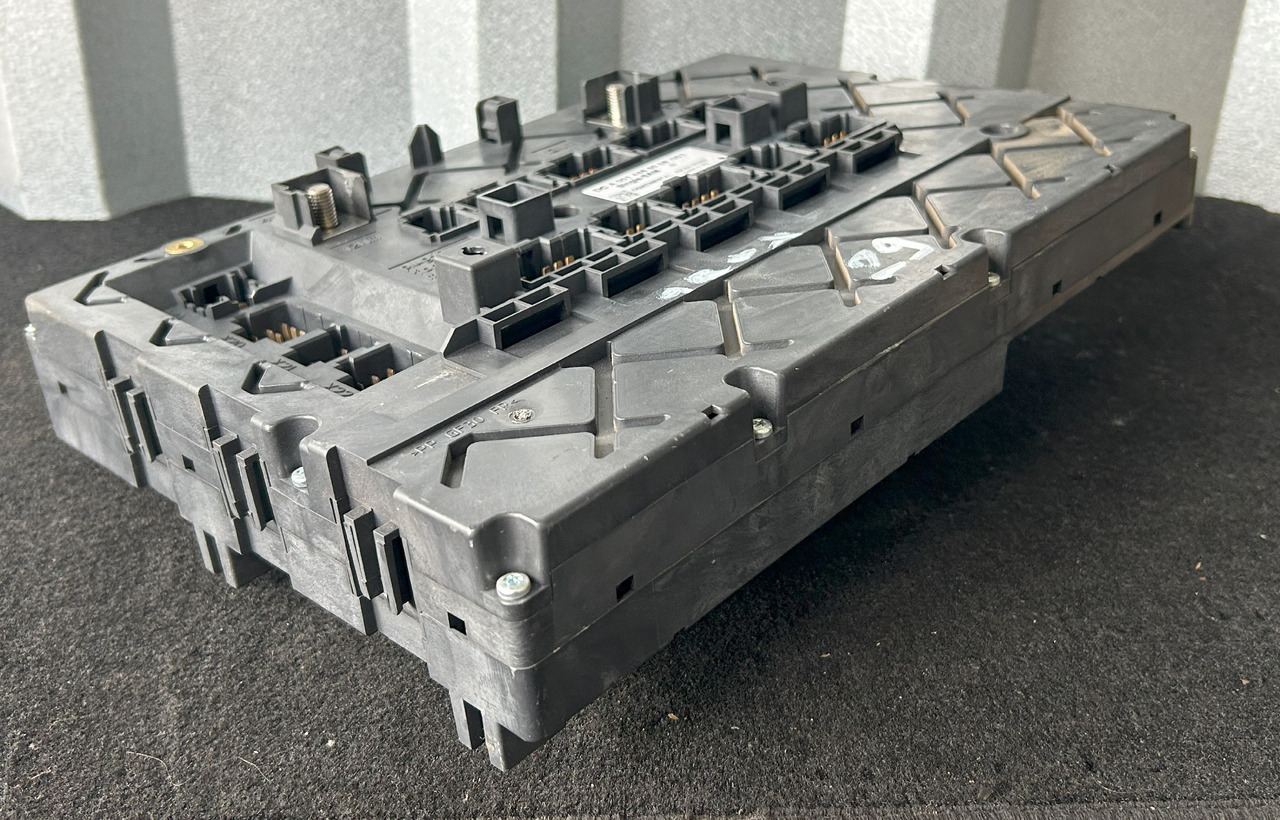 MERCEDES AROCS MP4 A FUSE MODULE SAM - Zekeringkast: afbeelding 5 MERCEDES AROCS MP4 A FUSE MODULE SAM - Zekeringkast: afbeelding 5