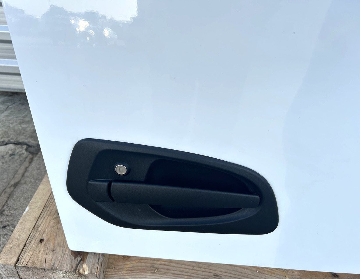 MERCEDES DOOR RIGHT  narrow cab M-CLASSIC SPACE  ACTROS AROCS MP4 MP5 BRAND NEW - Deur en onderdelen: afbeelding 4 MERCEDES DOOR RIGHT  narrow cab M-CLASSIC SPACE  ACTROS AROCS MP4 MP5 BRAND NEW - Deur en onderdelen: afbeelding 4