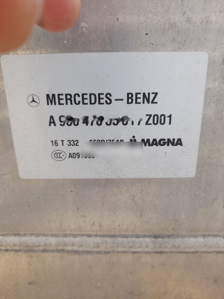 Mercedes-Benz ACTROS MP4 660L A9604703501 Mercedes-Benz truck - Brandstoftank voor Vrachtwagen: afbeelding 2 Mercedes-Benz ACTROS MP4 660L A9604703501 Mercedes-Benz truck - Brandstoftank voor Vrachtwagen: afbeelding 2