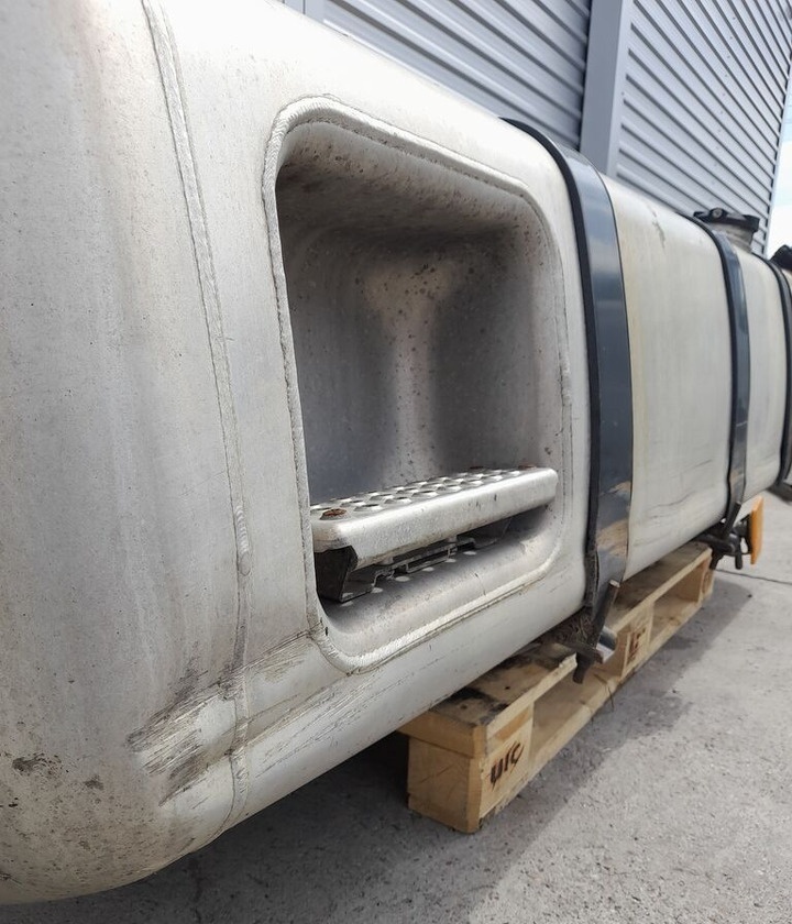 Mercedes-Benz ACTROS MP4 660L A9604703501 Mercedes-Benz truck - Brandstoftank voor Vrachtwagen: afbeelding 3 Mercedes-Benz ACTROS MP4 660L A9604703501 Mercedes-Benz truck - Brandstoftank voor Vrachtwagen: afbeelding 3
