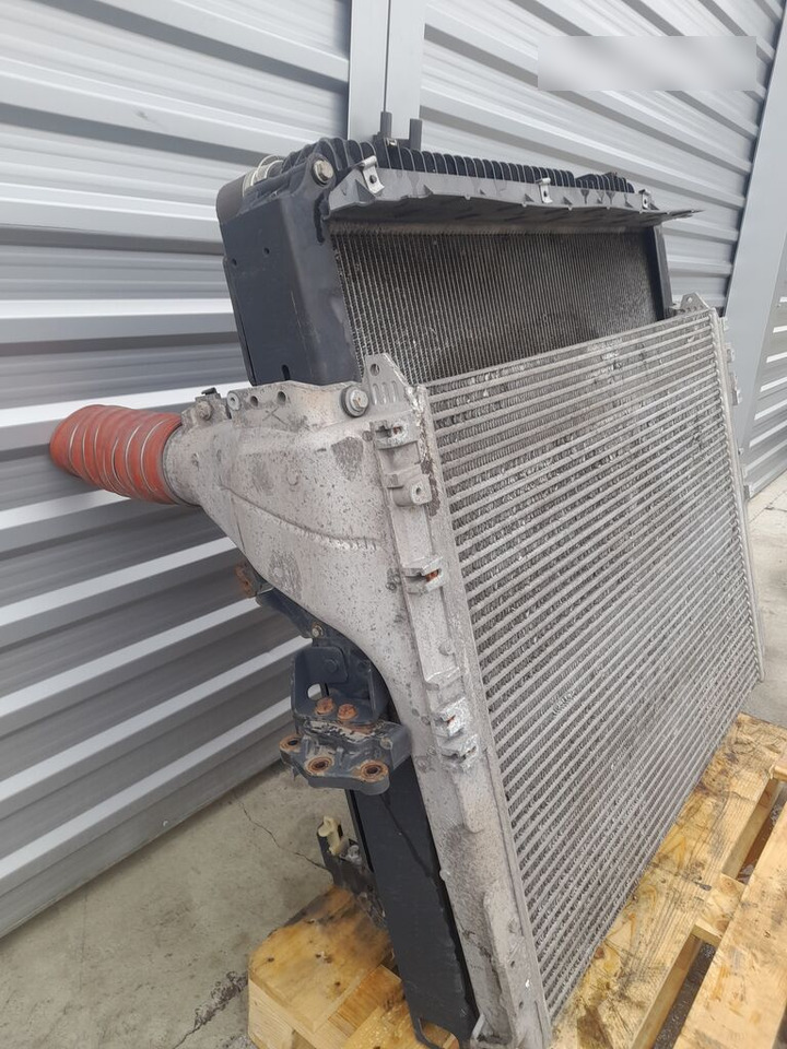Mercedes-Benz ACTROS MP4 A9605003601 / A9605000002/ A9605053255 Mercedes-Benz truck - Radiateur voor Vrachtwagen: afbeelding 1 Mercedes-Benz ACTROS MP4 A9605003601 / A9605000002/ A9605053255 Mercedes-Benz truck - Radiateur voor Vrachtwagen: afbeelding 1