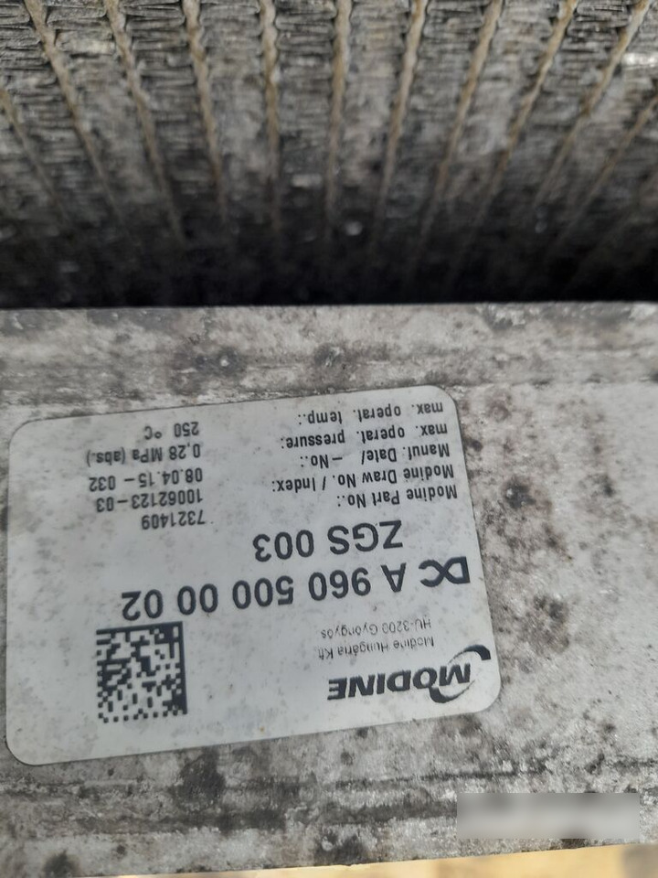 Mercedes-Benz ACTROS MP4 A9605003601 / A9605000002/ A9605053255 Mercedes-Benz truck - Radiateur voor Vrachtwagen: afbeelding 2 Mercedes-Benz ACTROS MP4 A9605003601 / A9605000002/ A9605053255 Mercedes-Benz truck - Radiateur voor Vrachtwagen: afbeelding 2