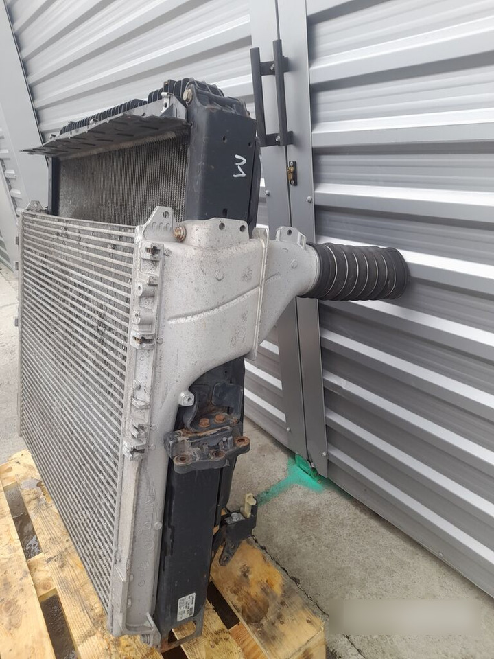 Mercedes-Benz ACTROS MP4 A9605003601 / A9605000002/ A9605053255 Mercedes-Benz truck - Radiateur voor Vrachtwagen: afbeelding 5 Mercedes-Benz ACTROS MP4 A9605003601 / A9605000002/ A9605053255 Mercedes-Benz truck - Radiateur voor Vrachtwagen: afbeelding 5
