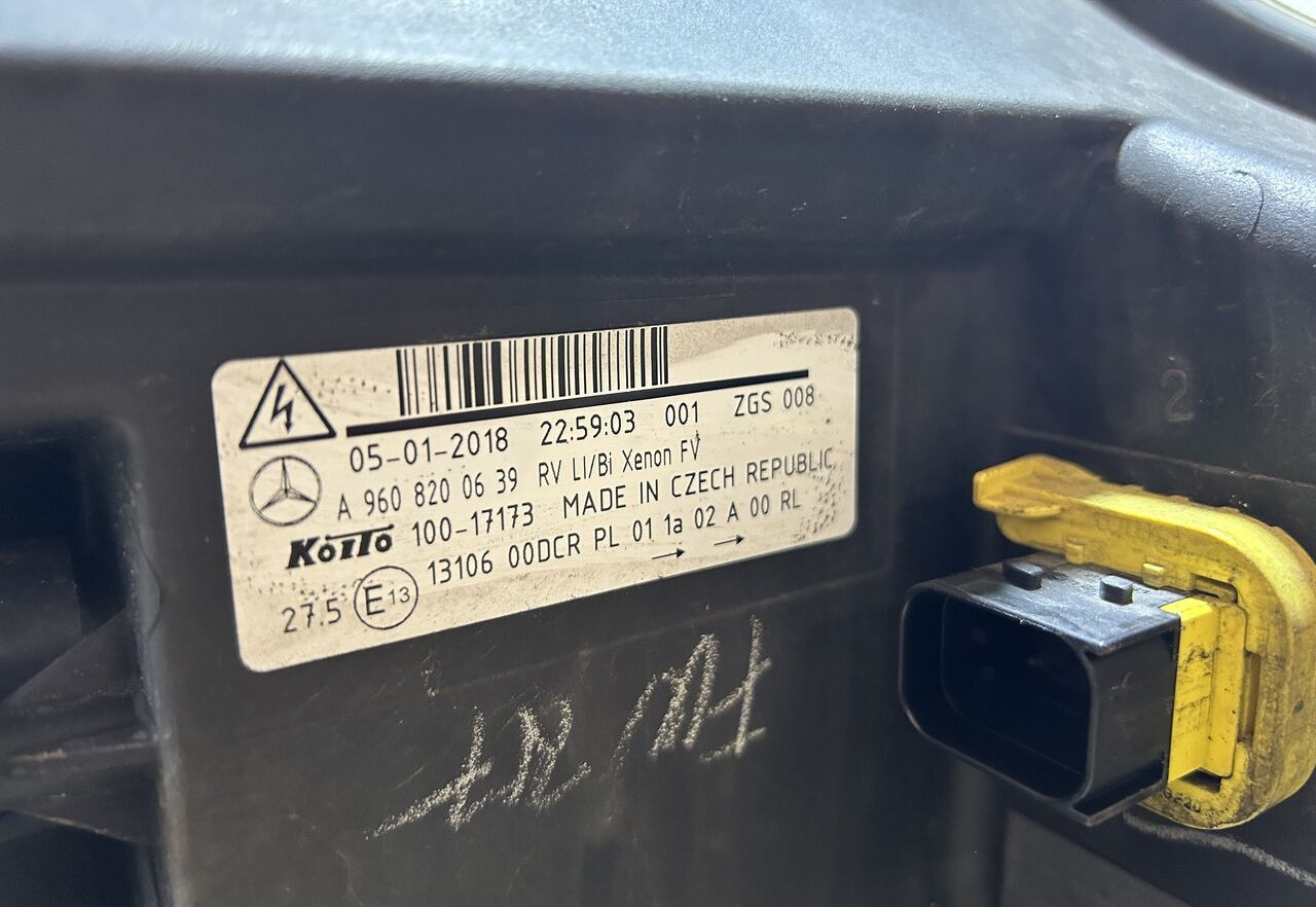 Mercedes-Benz ACTROS MP4 A9608200639 Mercedes-Benz ACTROS MP4 - Koplamp voor Vrachtwagen: afbeelding 2 Mercedes-Benz ACTROS MP4 A9608200639 Mercedes-Benz ACTROS MP4 - Koplamp voor Vrachtwagen: afbeelding 2