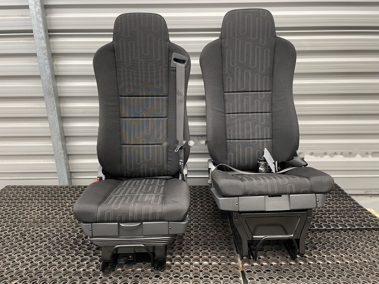 Mercedes-Benz ATEGO SEATS BRAND NEW truck - Zitplaats voor Vrachtwagen: afbeelding 1 Mercedes-Benz ATEGO SEATS BRAND NEW truck - Zitplaats voor Vrachtwagen: afbeelding 1