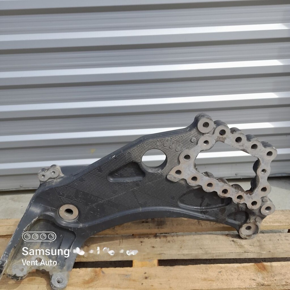 Mocowanie resora/ wspornik LEFT Mercedes-Benz ACTROS MP4 A9603223901  Mercedes-Benz A9603223901 - Cabinevering voor Vrachtwagen: afbeelding 1 Mocowanie resora/ wspornik LEFT Mercedes-Benz ACTROS MP4 A9603223901  Mercedes-Benz A9603223901 - Cabinevering voor Vrachtwagen: afbeelding 1