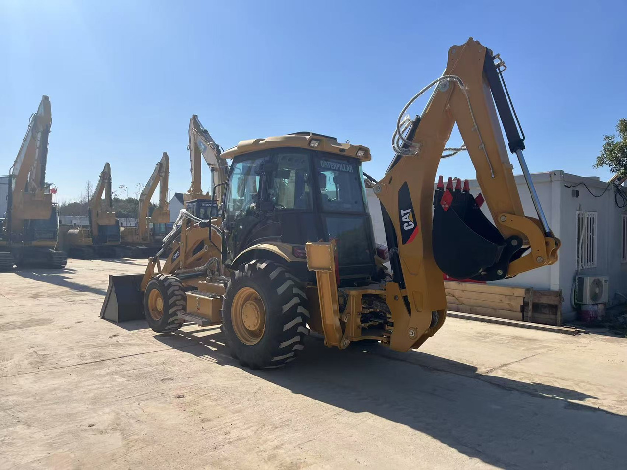 CATERPILLAR 2026 New CAT 426F Backhoe Loader – Made in China, Cummins QSB4.5 Engine, 110 HP, 4.71m Dig Depth - Graaflaadmachine: afbeelding 2 CATERPILLAR 2026 New CAT 426F Backhoe Loader – Made in China, Cummins QSB4.5 Engine, 110 HP, 4.71m Dig Depth - Graaflaadmachine: afbeelding 2