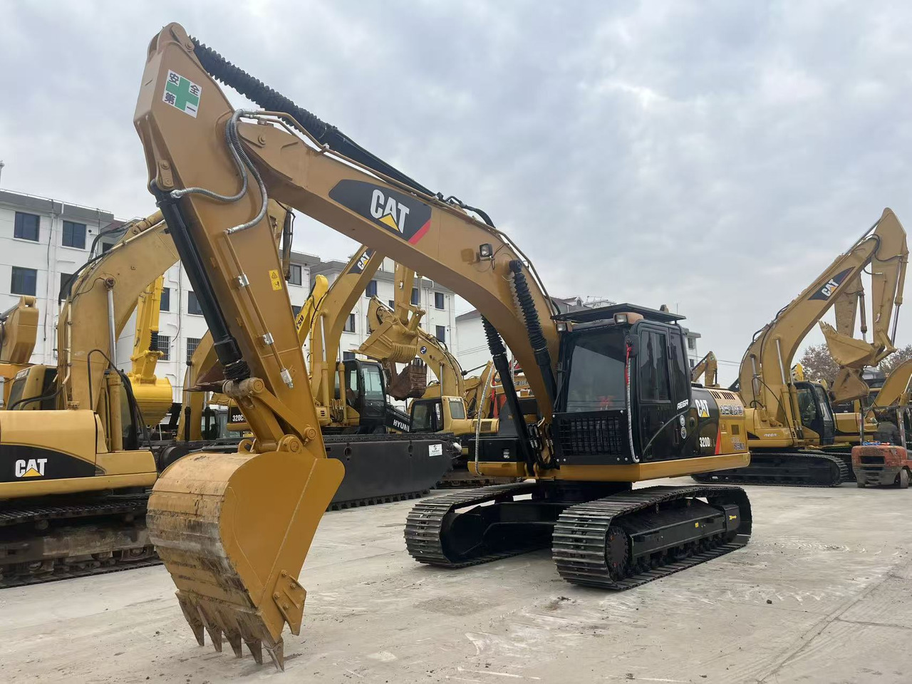 Caterpillar CAT 320D2L - Rupsgraafmachine: afbeelding 3 Caterpillar CAT 320D2L - Rupsgraafmachine: afbeelding 3