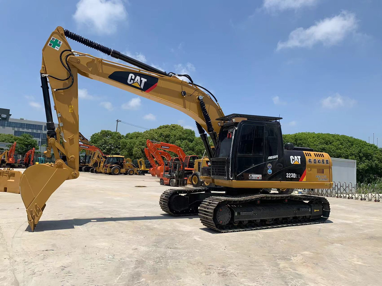 Caterpillar Tracked Excavator CAT 323D, 323D2 for Bolivia - Rupsgraafmachine: afbeelding 2 Caterpillar Tracked Excavator CAT 323D, 323D2 for Bolivia - Rupsgraafmachine: afbeelding 2