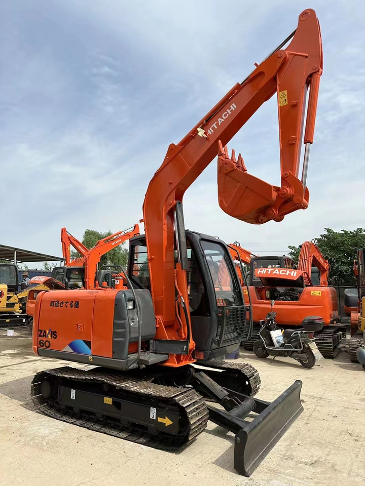Hitachi ZX60 Mini Excavator Cheap Machine - Rupsgraafmachine: afbeelding 1 Hitachi ZX60 Mini Excavator Cheap Machine - Rupsgraafmachine: afbeelding 1