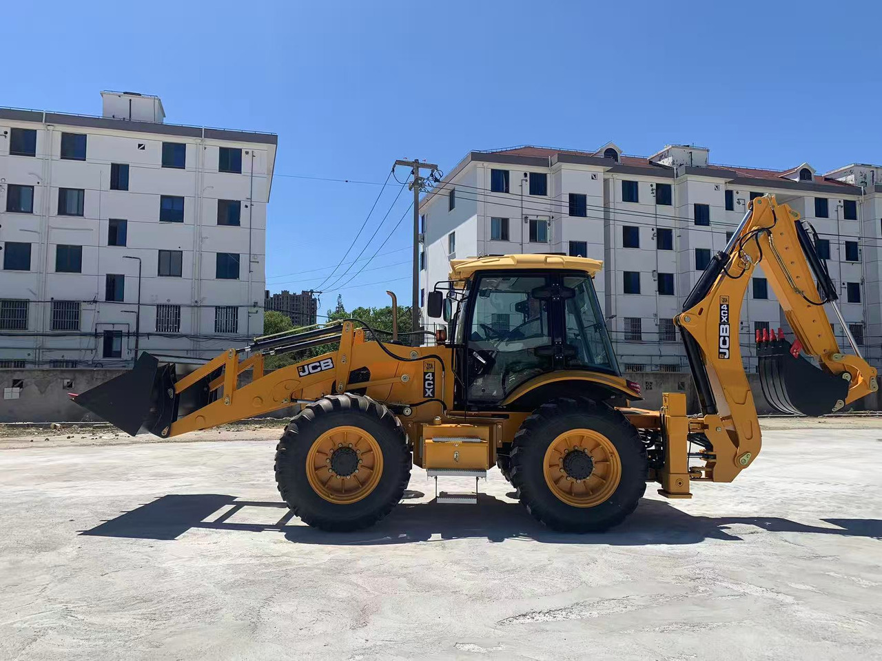 JCB Backhoe Loader 4CX, 4DX Good Price on Sale - Graaflaadmachine: afbeelding 1 JCB Backhoe Loader 4CX, 4DX Good Price on Sale - Graaflaadmachine: afbeelding 1