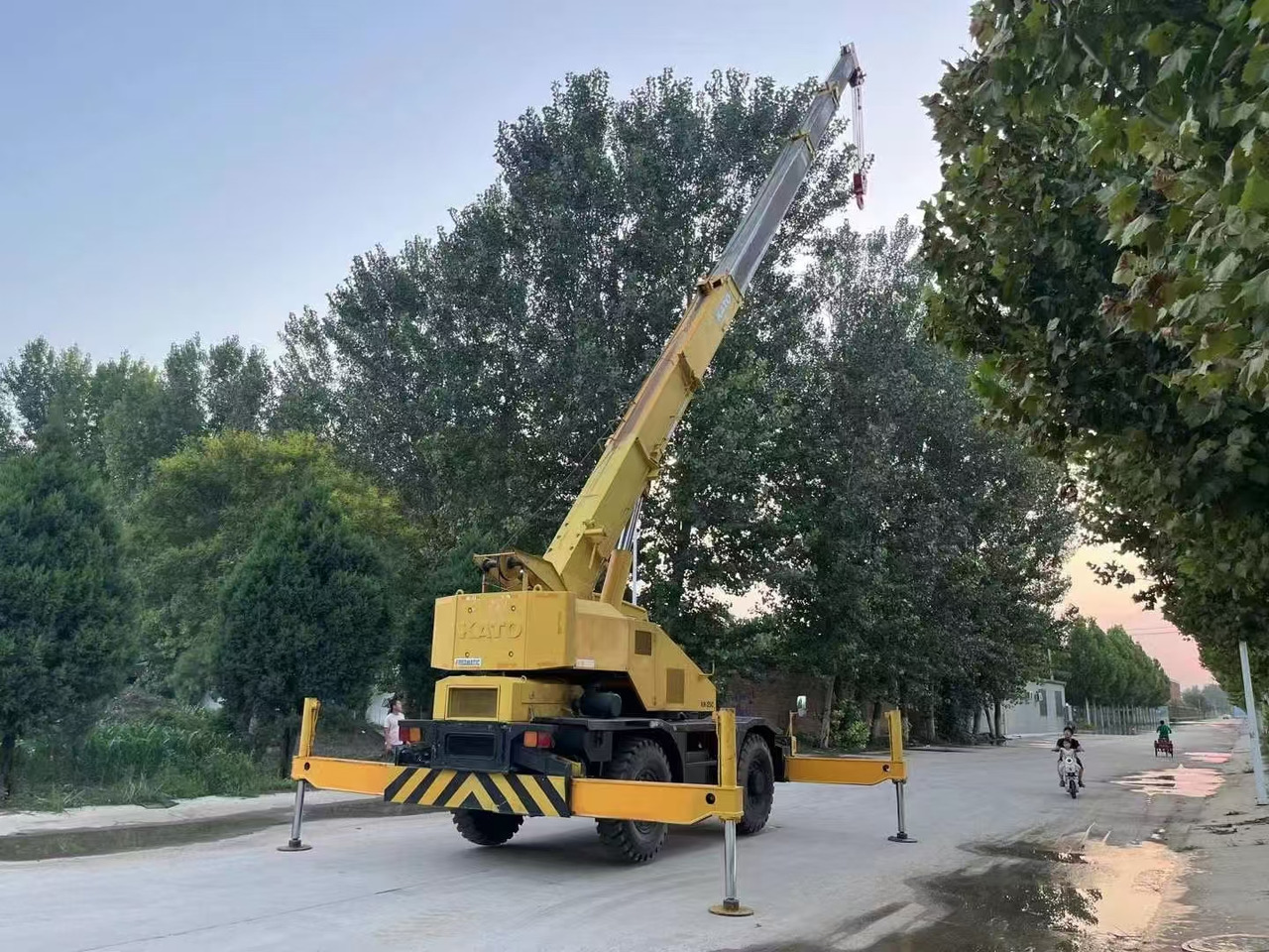 KATO KR250 Good Price 25 ton Rough Terrain Crane - Mobiele kraan: afbeelding 4 KATO KR250 Good Price 25 ton Rough Terrain Crane - Mobiele kraan: afbeelding 4