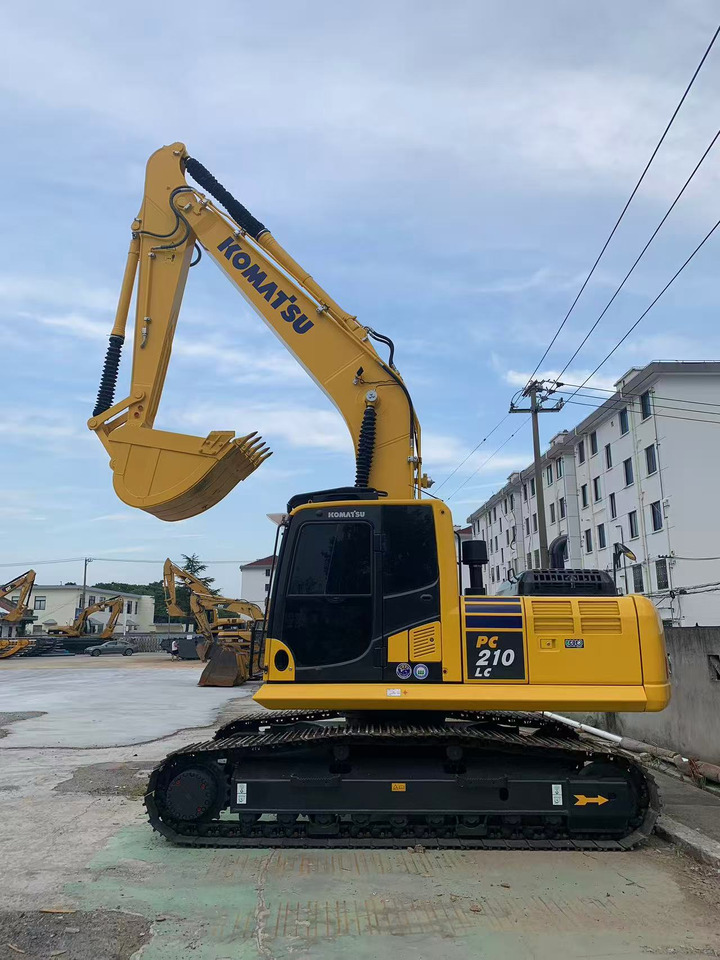 Komatsu Excavator Secondhand Machine Komatsu PC210 for PNG - Rupsgraafmachine: afbeelding 1 Komatsu Excavator Secondhand Machine Komatsu PC210 for PNG - Rupsgraafmachine: afbeelding 1
