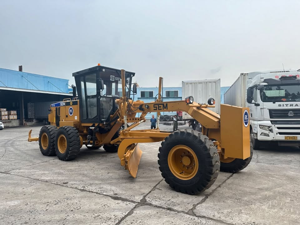 SEM 919 Motor Grader Used Condition - Grader: afbeelding 2 SEM 919 Motor Grader Used Condition - Grader: afbeelding 2