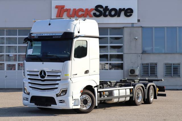 Mercedes-Benz Actros 2563LL WECHSELSILO - Containertransporter/ Wissellaadbak vrachtwagen: afbeelding 1 Mercedes-Benz Actros 2563LL WECHSELSILO - Containertransporter/ Wissellaadbak vrachtwagen: afbeelding 1