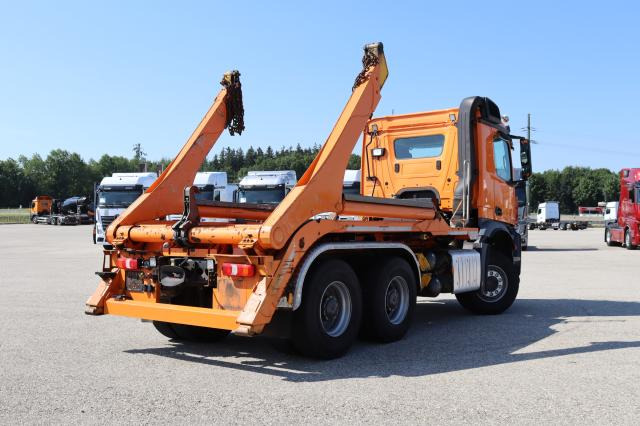 Mercedes-Benz Arocs 3353K ABSETZER - Portaalarmsysteem vrachtwagen: afbeelding 3 Mercedes-Benz Arocs 3353K ABSETZER - Portaalarmsysteem vrachtwagen: afbeelding 3