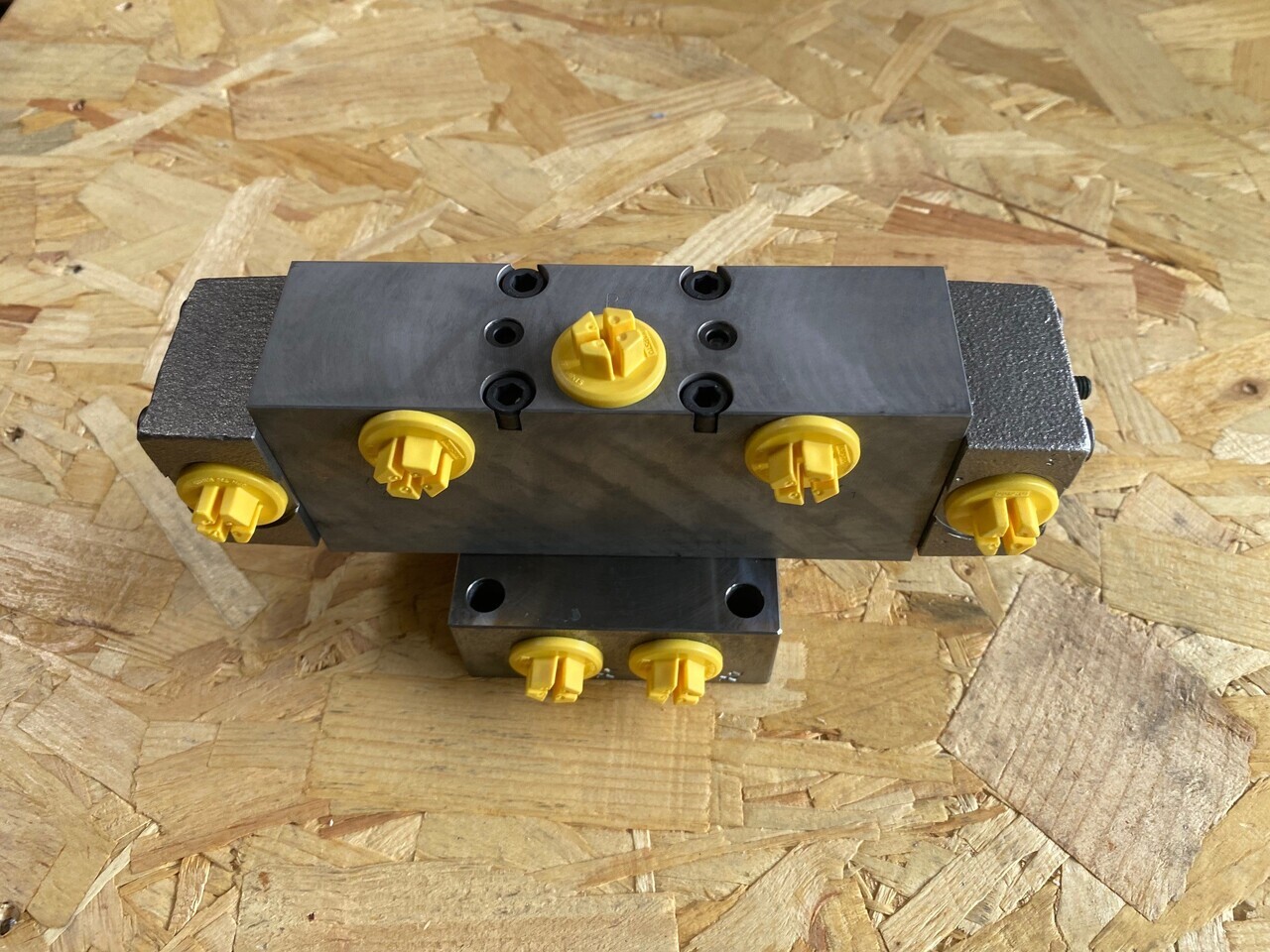 O&K Terex RH120 RH170 RH400 Swing balance valve 2765990 1523304 486-3481 - Onderdelen voor Vrachtwagen: afbeelding 1 O&K Terex RH120 RH170 RH400 Swing balance valve 2765990 1523304 486-3481 - Onderdelen voor Vrachtwagen: afbeelding 1