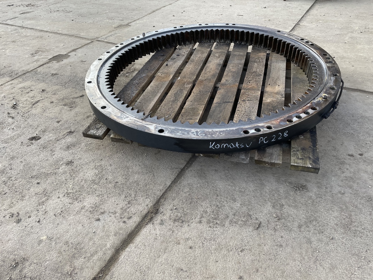 KOMATSU PC 228 - Draaikrans voor Graafmachine: afbeelding 5 KOMATSU PC 228 - Draaikrans voor Graafmachine: afbeelding 5