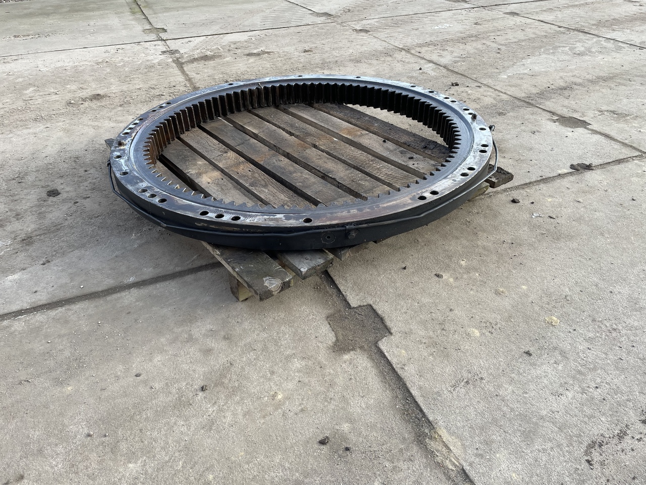 KOMATSU PC 228 - Draaikrans voor Graafmachine: afbeelding 2 KOMATSU PC 228 - Draaikrans voor Graafmachine: afbeelding 2