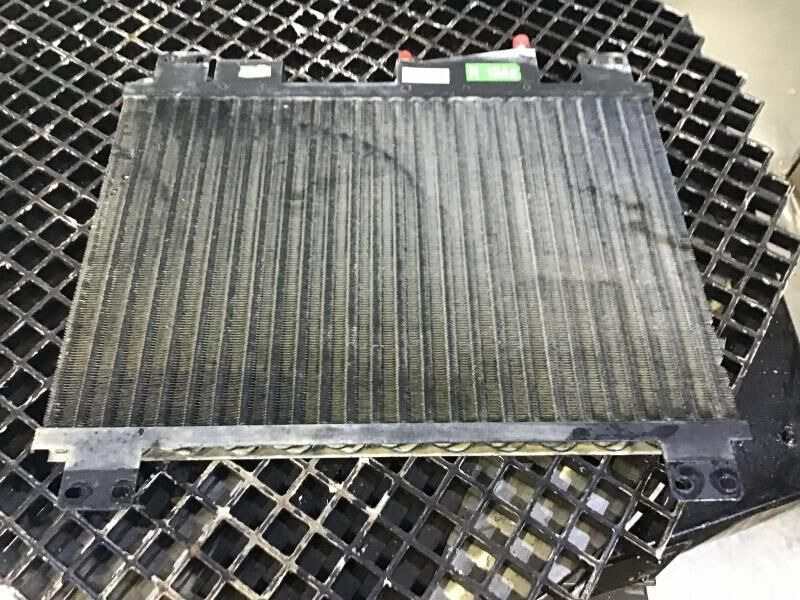 Liebherr Airco Condensor - Airco onderdeel: afbeelding 2 Liebherr Airco Condensor - Airco onderdeel: afbeelding 2