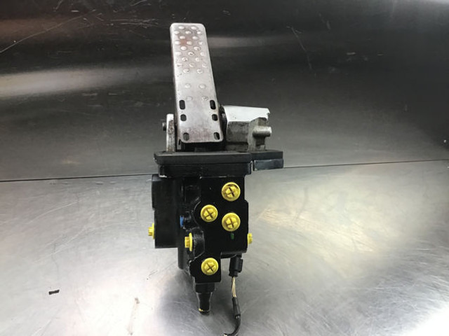 Liebherr Brake Compact Block - Pedaal: afbeelding 1 Liebherr Brake Compact Block - Pedaal: afbeelding 1