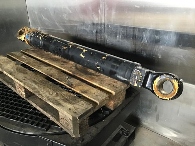 Liebherr Bucket Cylinder - Hydraulische cilinder: afbeelding 1 Liebherr Bucket Cylinder - Hydraulische cilinder: afbeelding 1